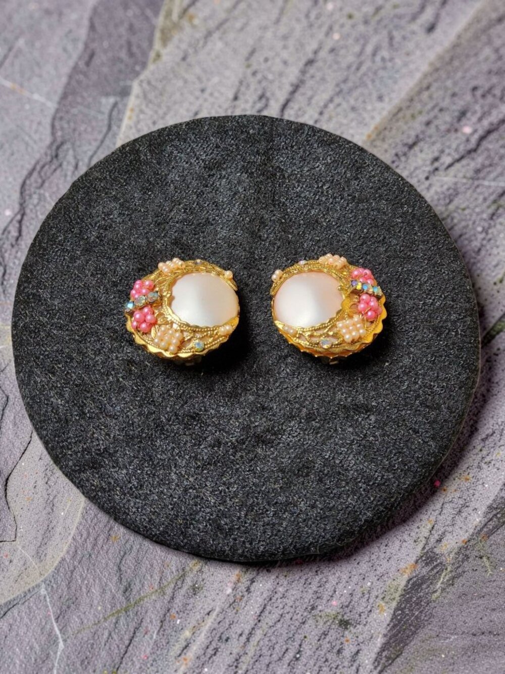vintage 1950s gold tone satin pink beaded chrystal clip on button earrings
